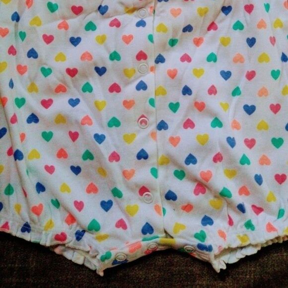 Hearts Romper 3 months - Picture 2 of 4